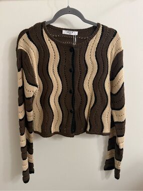 Grey Bandit Wave-Stripe Cropped Knit Cardigan in Brown & Cream